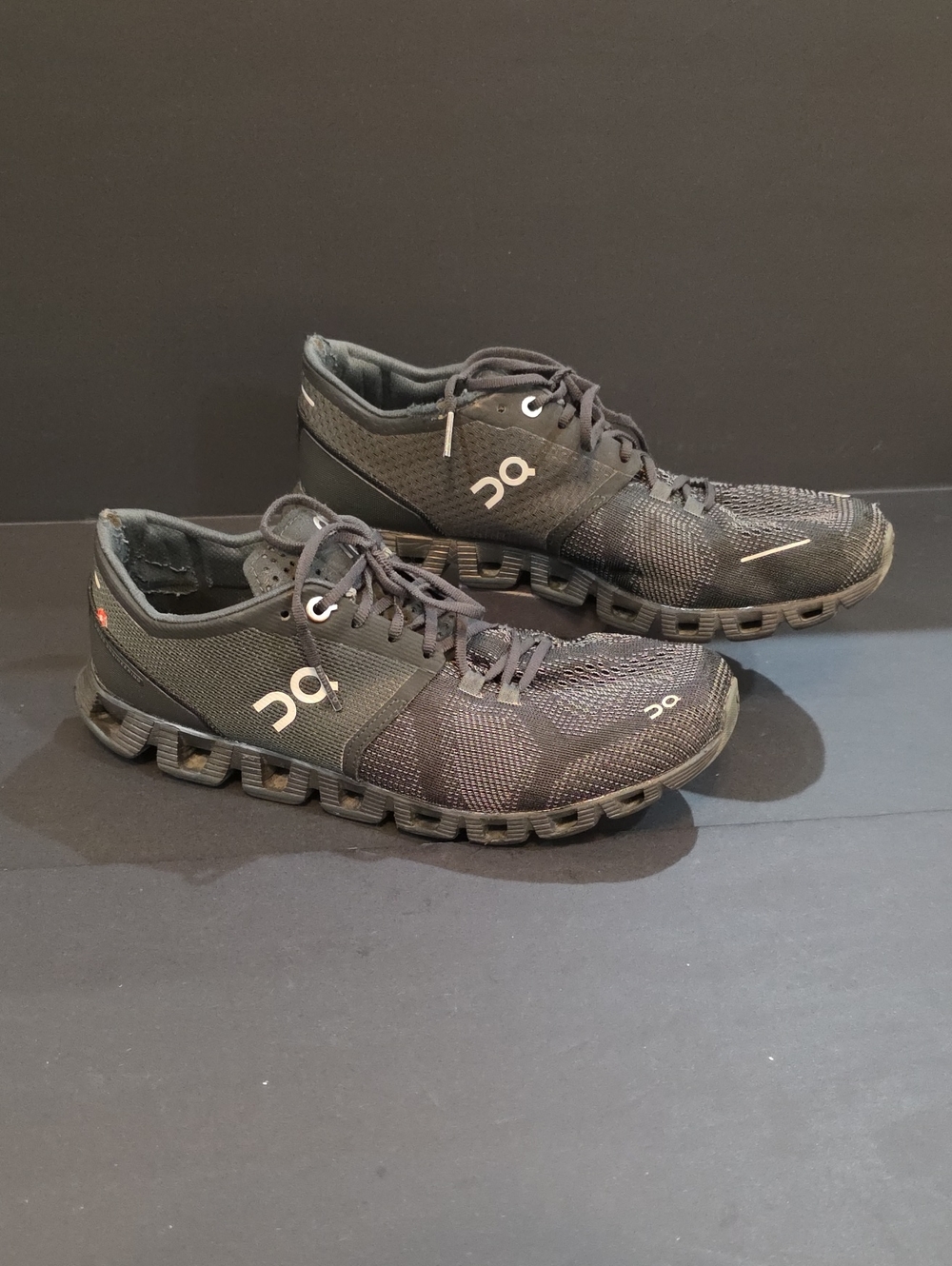 On Running Cloud X Women's Black Athletic Cloudstyle Lace-Up Shoes Size 10